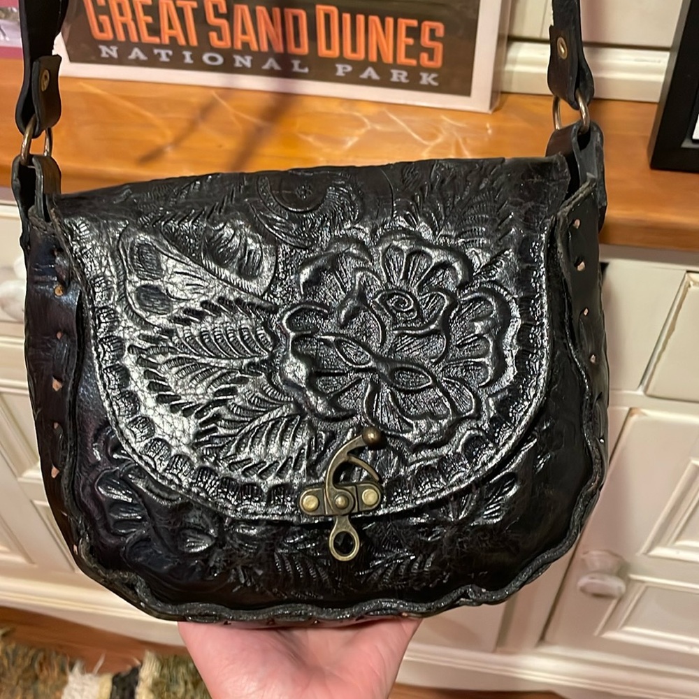 Black tooled leather saddle long strap purse handmade in México